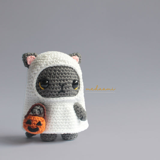 Halloween Ghost Cat Amigurumi Pattern