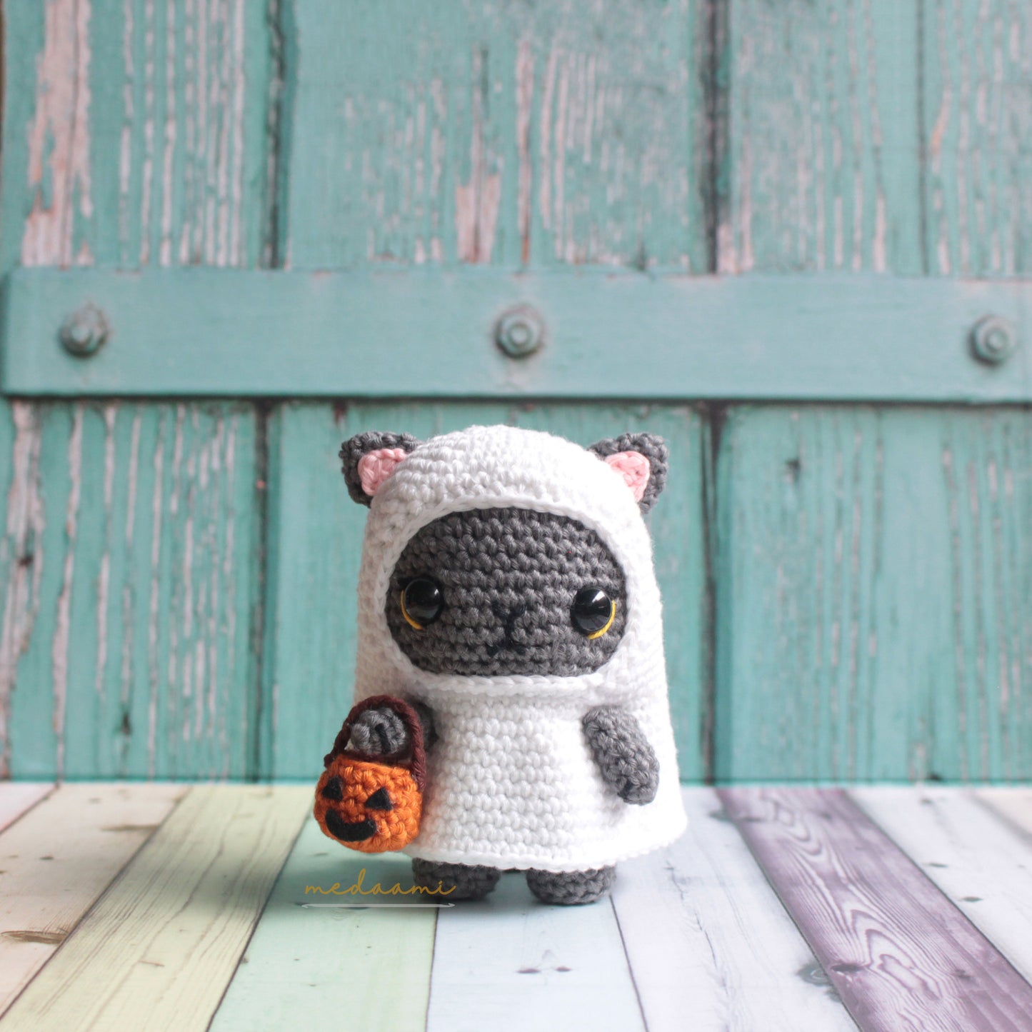 Halloween Ghost Cat Amigurumi Pattern