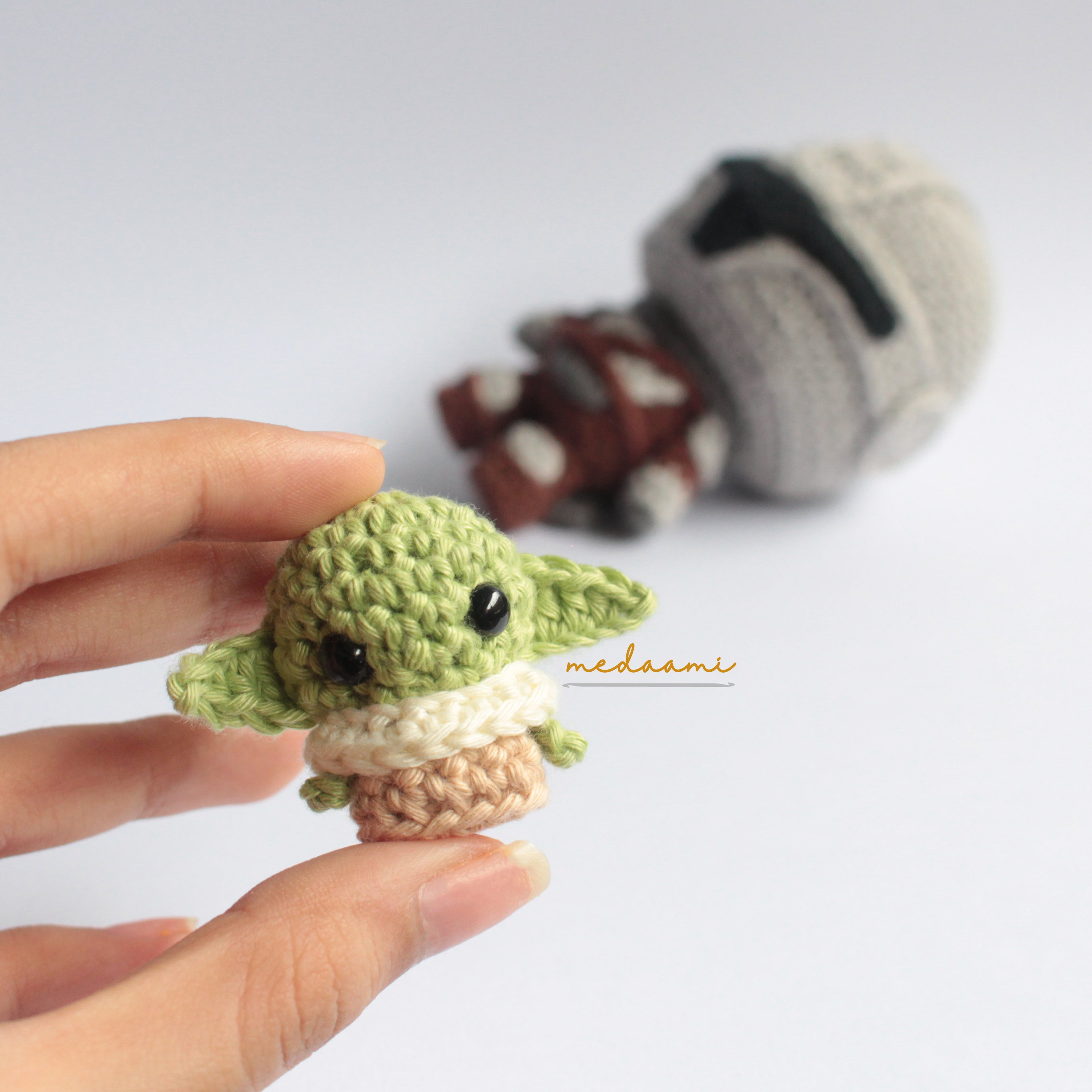 Mini baby yoda online crochet pattern