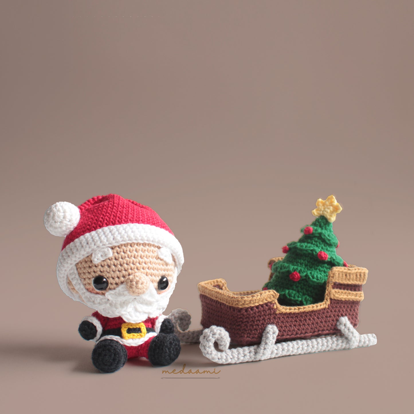 Christmas Santa on a Sleigh Amigurumi Pattern