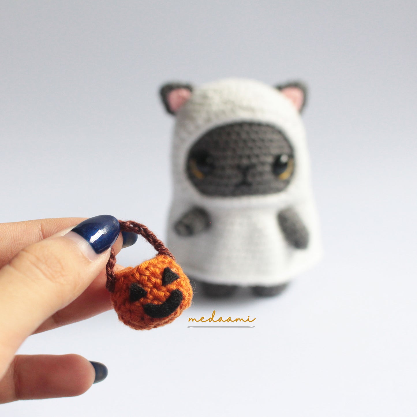 Halloween Ghost Cat Amigurumi Pattern