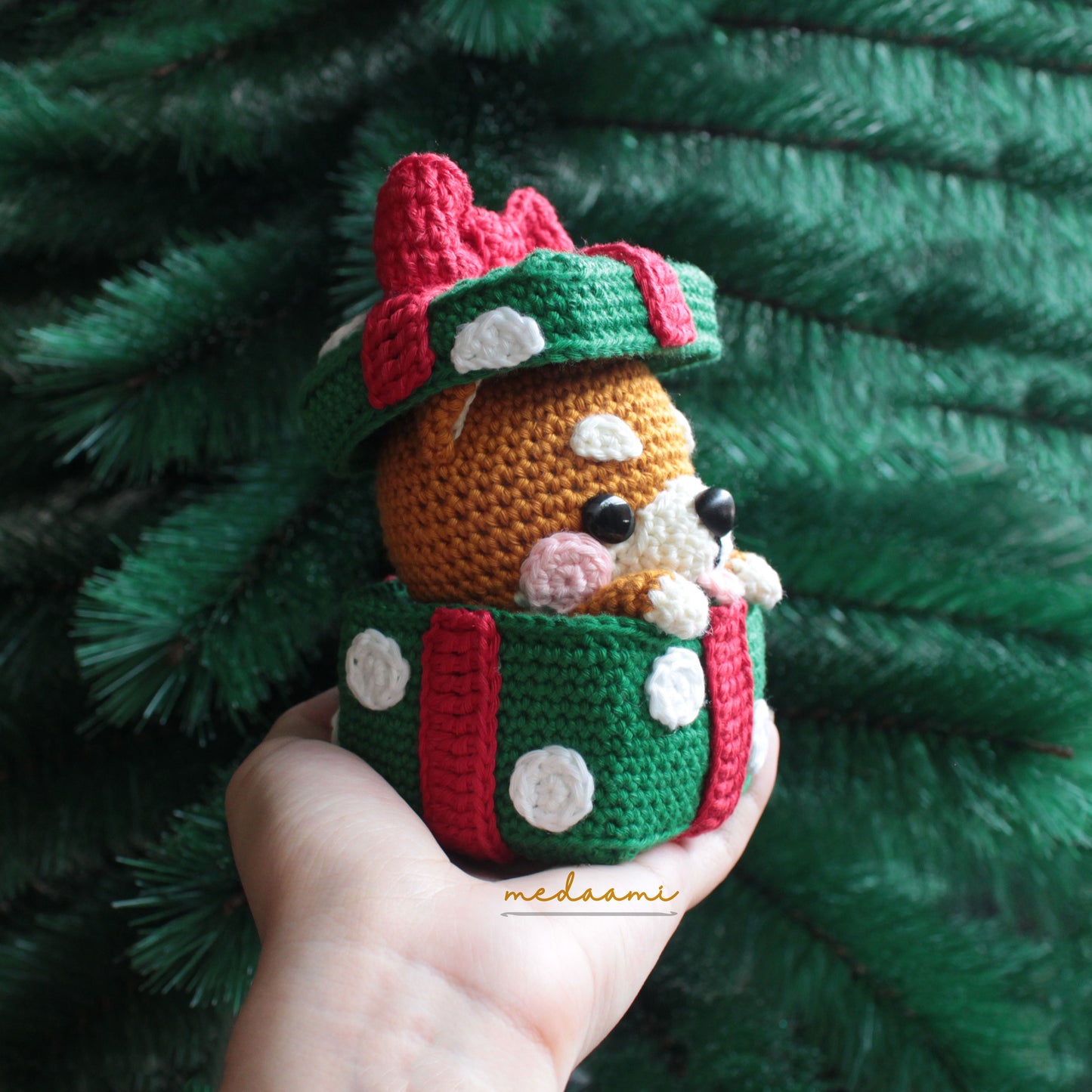 Christmas Present Shiba Inu Amigurumi Pattern