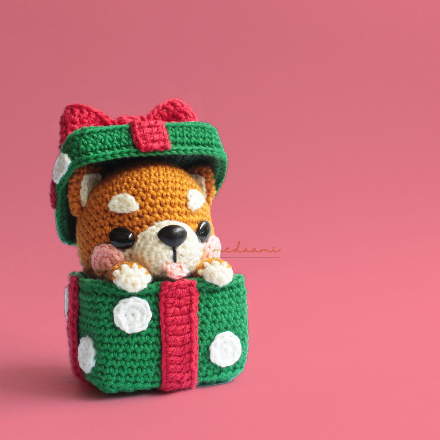 Christmas Present Shiba Inu Amigurumi Pattern